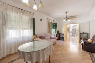Haus in Camino viejo del fargue 38. Se vende  magnifica casa solar ubicada en una parcela de 650 m2