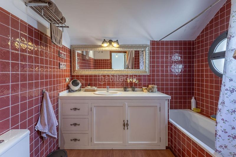 Foto b5109f93-b139-4d34-b526-936eac9db4d8. Chalet en calle borraja 25 se vende magnifico chalet en la urbanizacion cañadas del parque_granada en Dílar