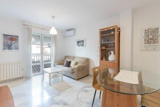 Flat  Calle horno de cuevas 13. Se vende acogedor piso en pleno centro de santa fe _granada