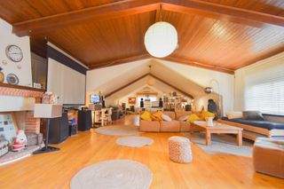 Chalet  Calle ortensia 74. Se vende exclusiva villa totalmente reformadao con piscina-garaj