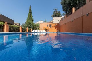 Piso en Cuesta escoriaza 40. Se vende exclusivo piso señorial con terraza en el paseo del sal
