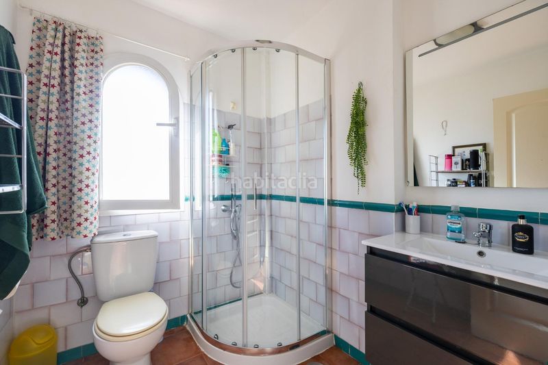 Foto e1fee4ec-95e5-45ce-9851-1de72f2e70a6. Chalet en calle infanta elena 19 se vende magnífico chalet en urb. sueños de cadima, alhendin en Alhendín