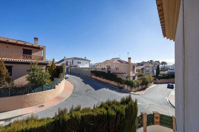 Foto e6a1b22a-9b30-4077-8a95-c613a8a24643. Chalet en calle infanta elena 19 se vende magnífico chalet en urb. sueños de cadima, alhendin en Alhendín