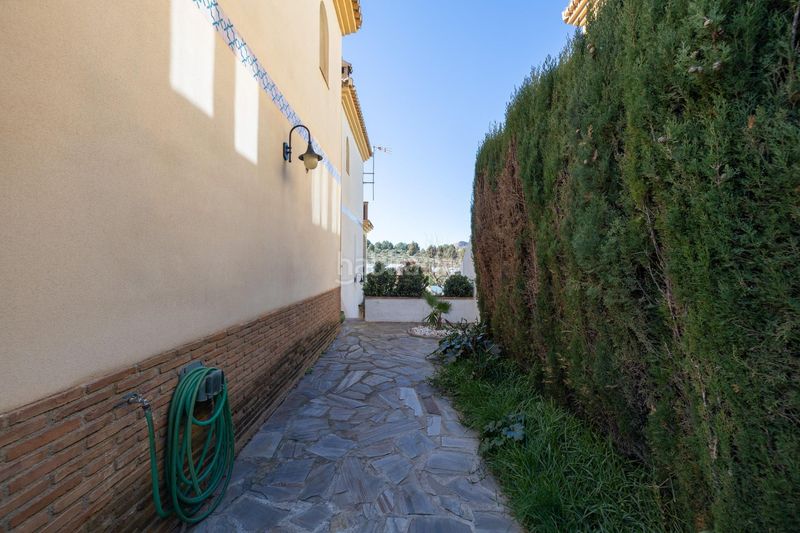 Foto f8422894-8143-4896-8347-9de9d2ab3802. Chalet en calle infanta elena 19 se vende magnífico chalet en urb. sueños de cadima, alhendin en Alhendín