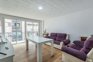Piso en Calle doctor azpitarte 23. Se vende magnifico piso en plaza de toros_granada
