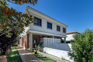 Casa a Calle león felipe 20. Se vende magnifica casa exclusiva con piscina y garaje  privada