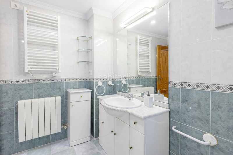 Foto d71c8d1d-e106-4ee6-9639-ffb0ffea8622. Casa adossada a calle dolores ibárruri 13 a Peligros