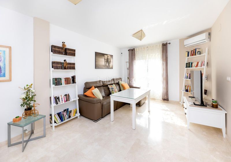 Foto ff9a8734-f65e-4fa7-8c6b-d3fade64a993. Casa amb xemeneia calefacció aparcament a Polideportivo Alhendín