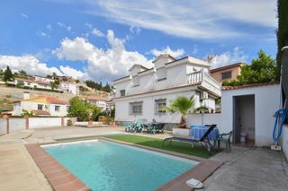 Xalet a Calle malacabi 3. Se vende fantastico chalet con terreno en monachil_granada