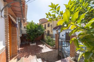 Haus  Calle jerez 3. Se vende casa en la zubia! excelente oportunidad en la zubia con