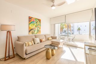 Appartement à Calle rector federico mayor zaragoza 21. Se vende piso amueblado con piscina comunitaria, gran terraza y
