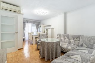 Flat in Camino de alfacar 9. Se vende maravilloso piso con garaje en alcampo_granada norte