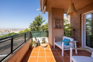 Pis a Camino de caicena 17. Se vende exclusivo piso de 4 dormitorios con terraza y vistas de