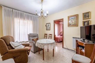 Pis  Calle pintor velazquez 19. Se vende amplio piso para diseñar a tu gusto en peligros_granada