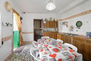 Maison à Calle leones 4. Se vende casa en albolete para inversion