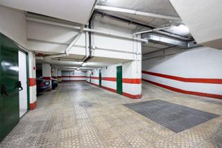 Parking voiture à Avenida de la constitución 44. Se vende gran plaza de garaje en avenida de constitución