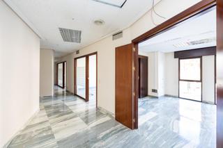 Appartamento in Calle acera del darro 26. Se vende magnifico piso en el centro de granada
