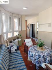 Pis  N/a. Piso con terraza en el real. zonas comunes con piscina y pistas