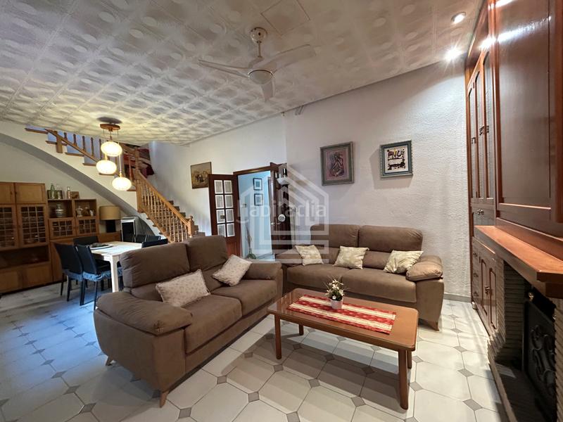 Foto 040971fa-5902-4e88-9240-d10b52a9ca7a. Casa a schiera con camino riscaldamento parcheggio in Sagunt