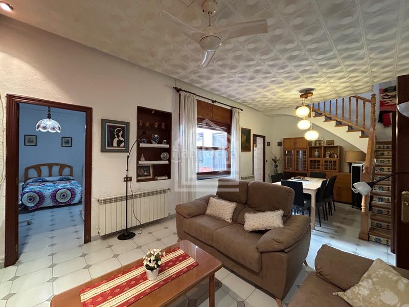 Foto 32dcd338-58ed-4bf4-8dd1-66f695302506. Casa a schiera con camino riscaldamento parcheggio in Sagunt