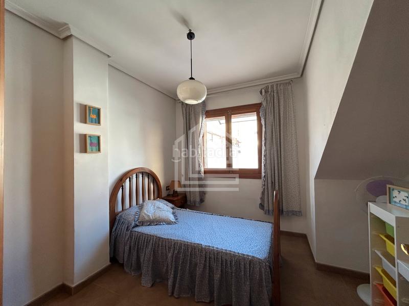 Foto 5afda2e3-3a81-4627-b014-e774c6cae295. Casa a schiera con camino riscaldamento parcheggio in Sagunt