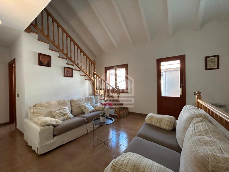 Foto f97cba81-8604-4946-b137-f48293f62852. Casa a schiera con camino riscaldamento parcheggio in Sagunt