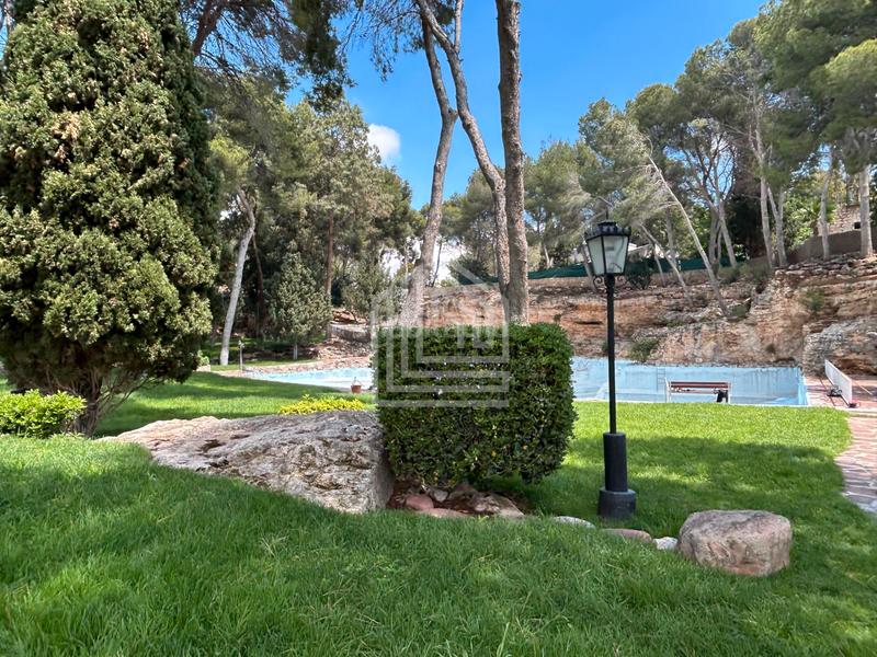 Foto 0246ccdf-eac9-4d0c-b3f0-31c31c71e999. Casa amb xemeneia calefacció aparcament piscina a Rocafort