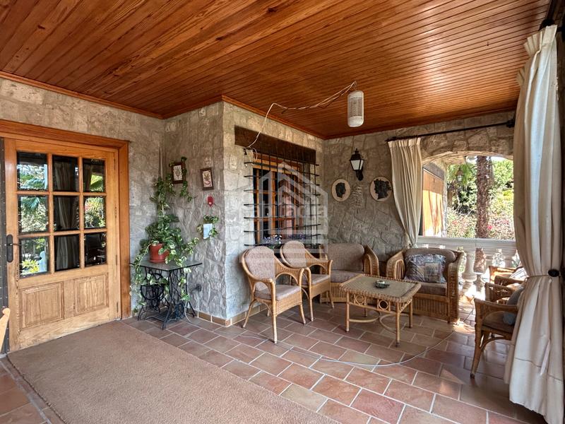 Foto 5a38bfa3-ff51-434b-9de7-87709fa64e89. Casa amb xemeneia calefacció aparcament piscina a Rocafort