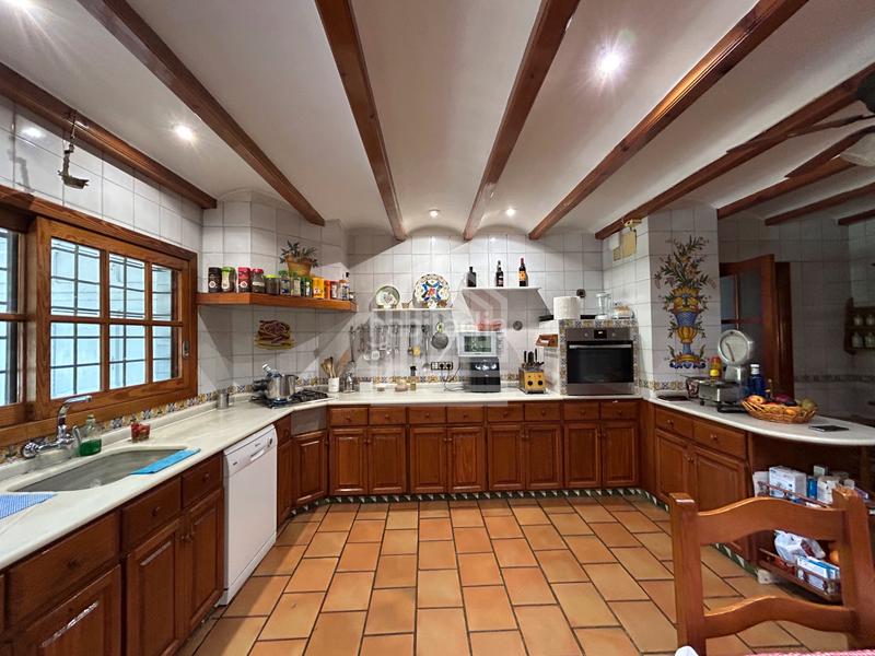 Foto e2ff0b3e-7098-4b6e-98d6-1f1cdc4611b3. Casa amb xemeneia calefacció aparcament piscina a Rocafort