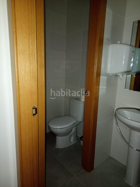 Foto a9a935a1-9e07-4ba8-b9cf-375ceb95ca55. Lloguer local comercial a avenida roces 1140 a Nuevos Roces Gijón