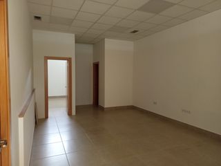 Lloguer Local Comercial a Granda. Alquiler local nuevo roces