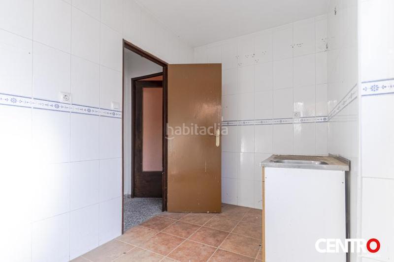 Foto 734948a4-0a2f-4c4d-b60d-0a40f1b79e0e. Piso  3f en Cerrillo de Maracena - Periodistas Granada