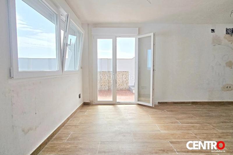 Foto cbd6f4e4-9021-487e-b177-441534a1a9c2. Ático  con dos terrazas, . en Padul