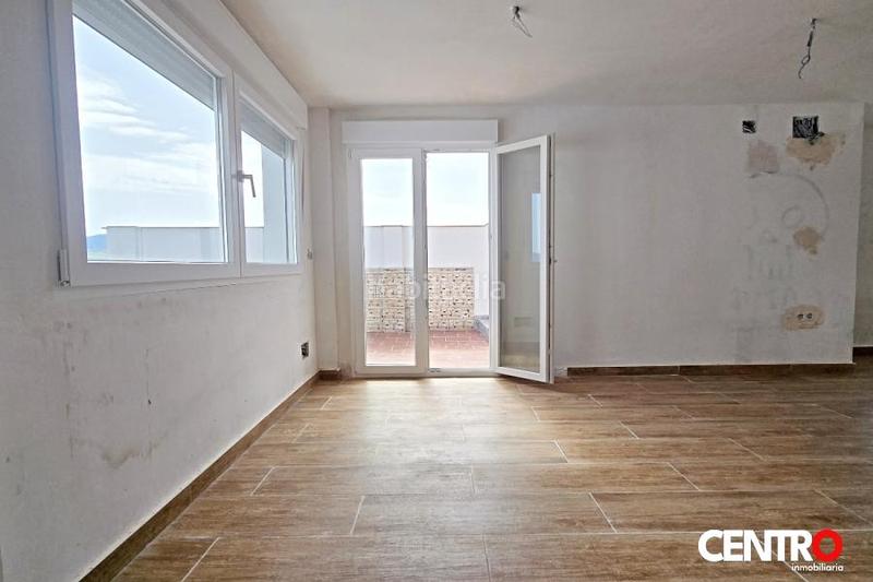 Foto d5a1caeb-4809-4a1a-b302-11bf67c8b706. Ático  con dos terrazas, . en Padul