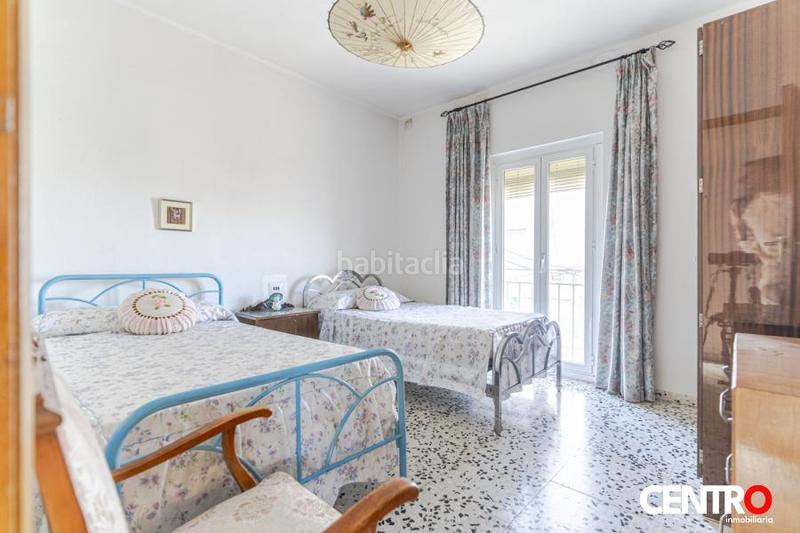 Foto 4736fb84-7b2b-4388-bac8-75886007e46e. Casa  de esquina en la zubia en La Zubia Ciudad Zubia (La)