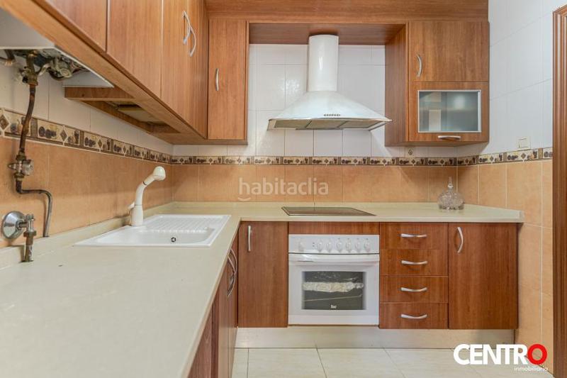 Foto e8f52de1-b8cf-4926-8cc9-30862b4773e8. Piso  en venta en las perlas de en Plaza de Toros Granada