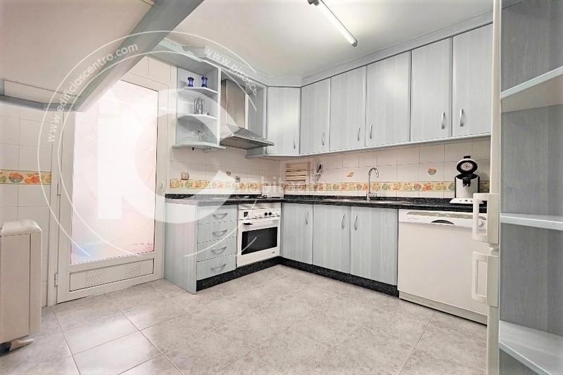 Foto 6bd3f120-4f10-4ed5-9e48-962433cab16c. Alquiler ático  dúplex en joaquín eguaras en Granada