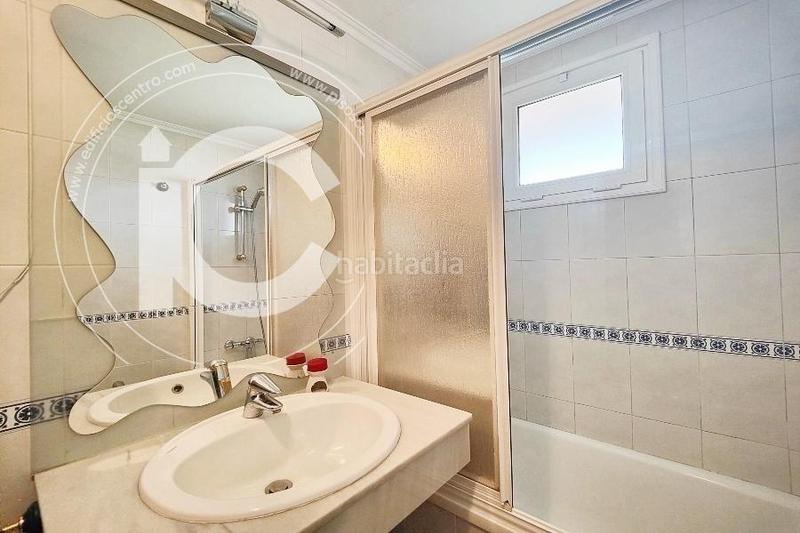 Foto df4eb1c3-3e31-44ce-a20b-9e56341e3bff. Alquiler ático  dúplex en joaquín eguaras en Granada