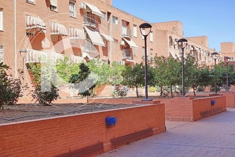 Foto f73bed41-cc9c-4224-8dce-89857a428825. Lloguer àtic amb aparcament a Joaquina Eguaras Granada