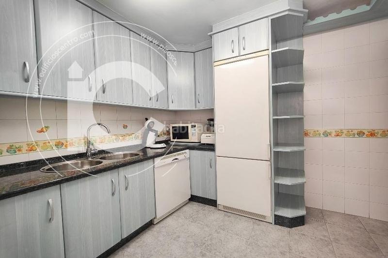 Foto 0cfa77c7-57ab-4372-a8f3-a02550021572. Rent penthouse with parking in Joaquina Eguaras Granada