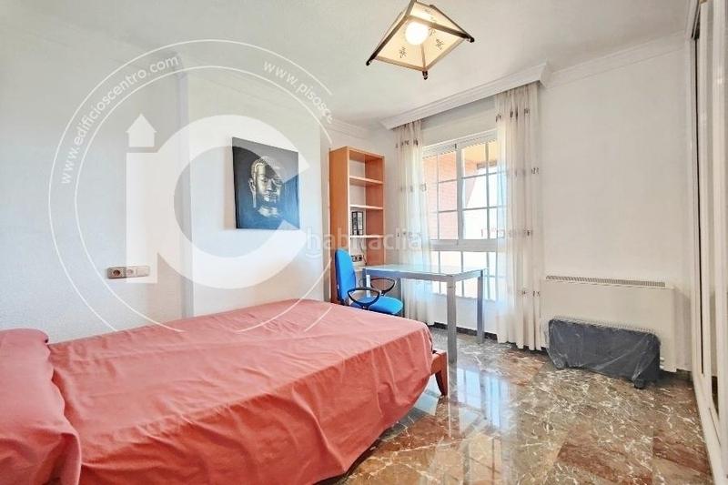 Foto 1c15a810-1820-40af-91f3-d575f4752220. Rent penthouse with parking in Joaquina Eguaras Granada