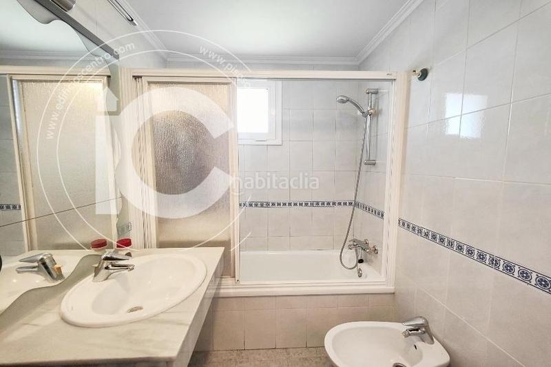 Foto 1cf267c4-6e18-4184-80e7-4a3a5f0fd337. Rent penthouse with parking in Joaquina Eguaras Granada