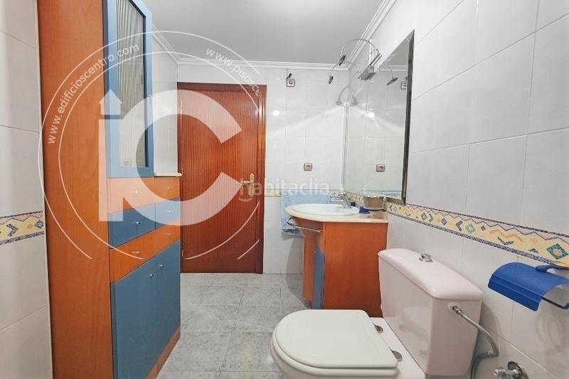 Foto 2cd88301-c7fc-4715-9608-e29afeedf259. Rent penthouse with parking in Joaquina Eguaras Granada