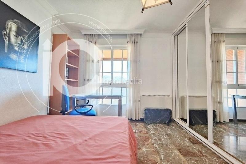 Foto 4f6e13c4-0144-423d-ab00-d5d7e4e3d065. Rent penthouse with parking in Joaquina Eguaras Granada