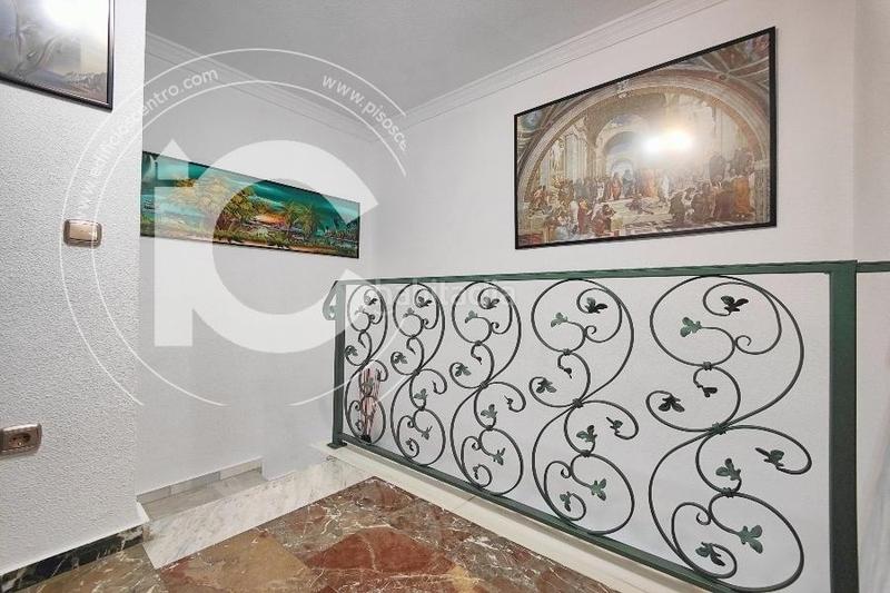 Foto 65bc1c51-02f4-4ede-8d69-9972cf18a7b4. Rent penthouse with parking in Joaquina Eguaras Granada