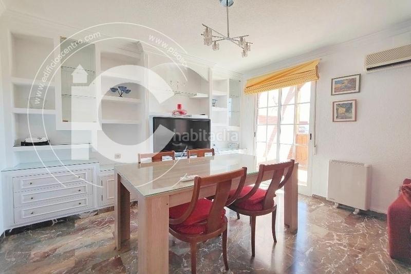 Foto 9749b539-95e7-4037-b8af-a2b4a10216f2. Rent penthouse with parking in Joaquina Eguaras Granada