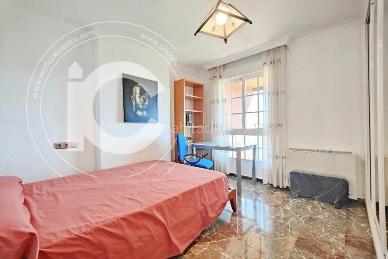 Foto be4d58f5-510c-46c4-9849-5f235f6589e6. Rent penthouse with parking in Joaquina Eguaras Granada