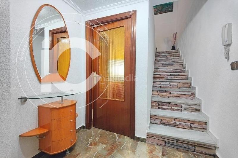 Foto cd7da198-f900-48c6-9ca4-db7f5c2c0ee8. Rent penthouse with parking in Joaquina Eguaras Granada