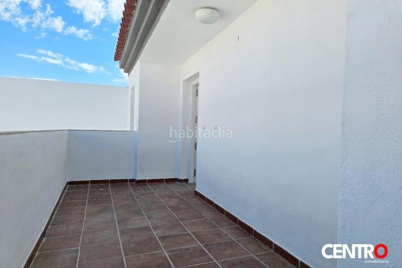 Foto 1d3c48ae-facf-40cf-817b-3fd047aee650. Ático  con terraza en Ogíjares