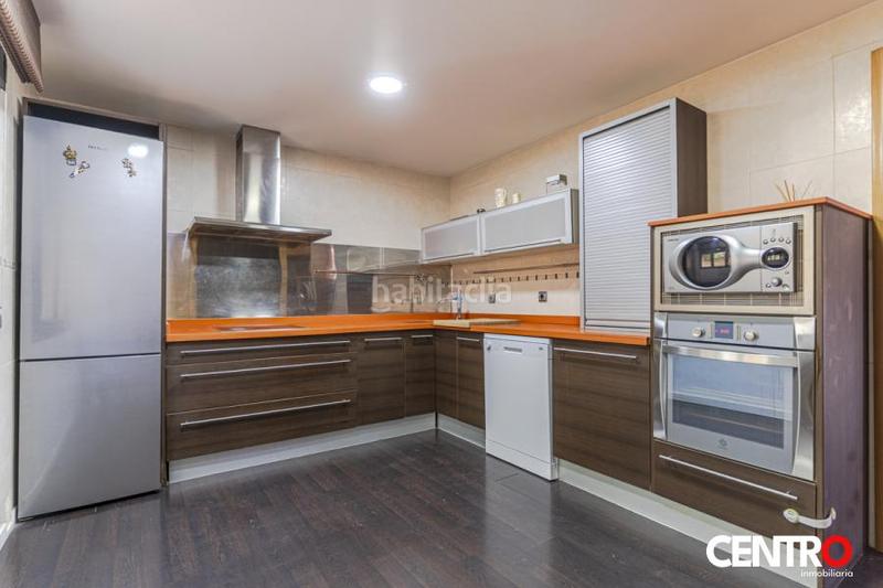 Foto 823f5272-f6ad-40d3-b572-a68cc6d8e7be. Chalet mit parking pool in Barrio de la Vega Monachil